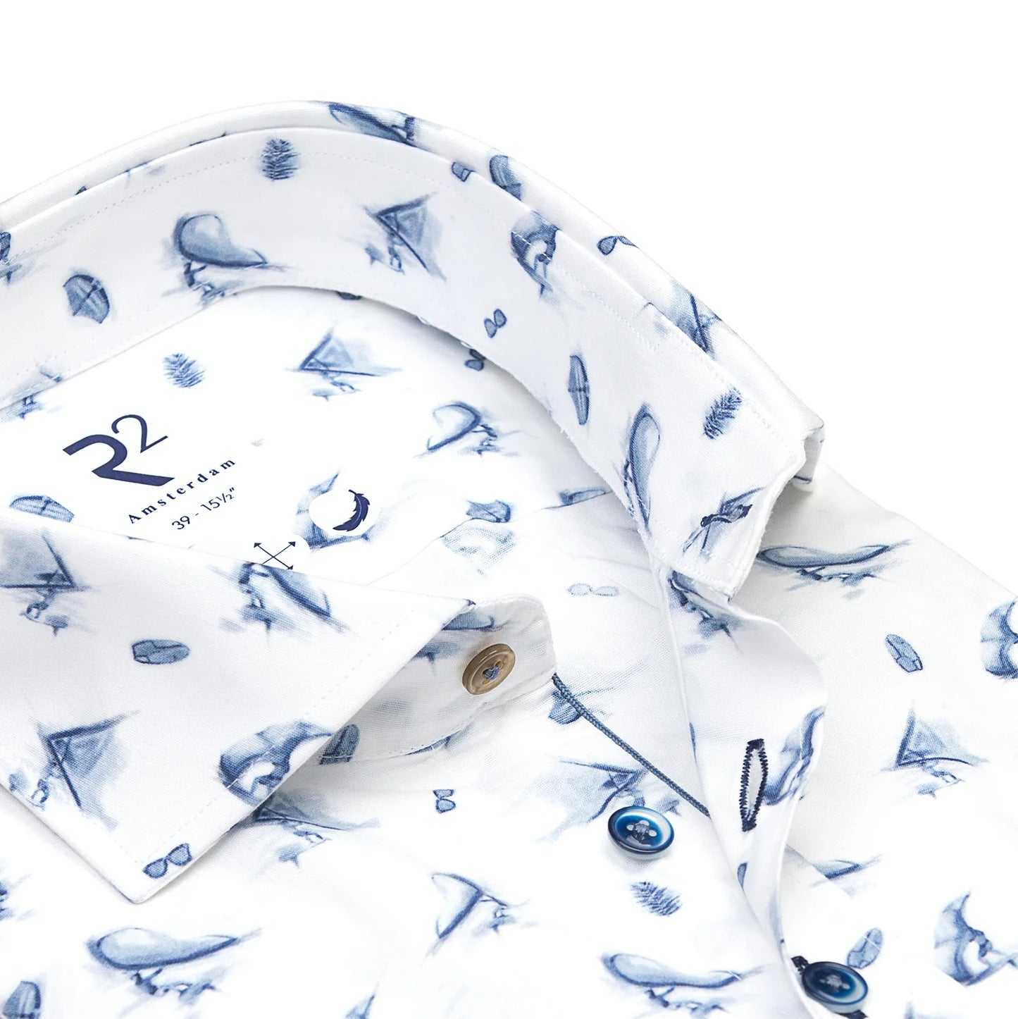 Wing surfers in white and blue by R2