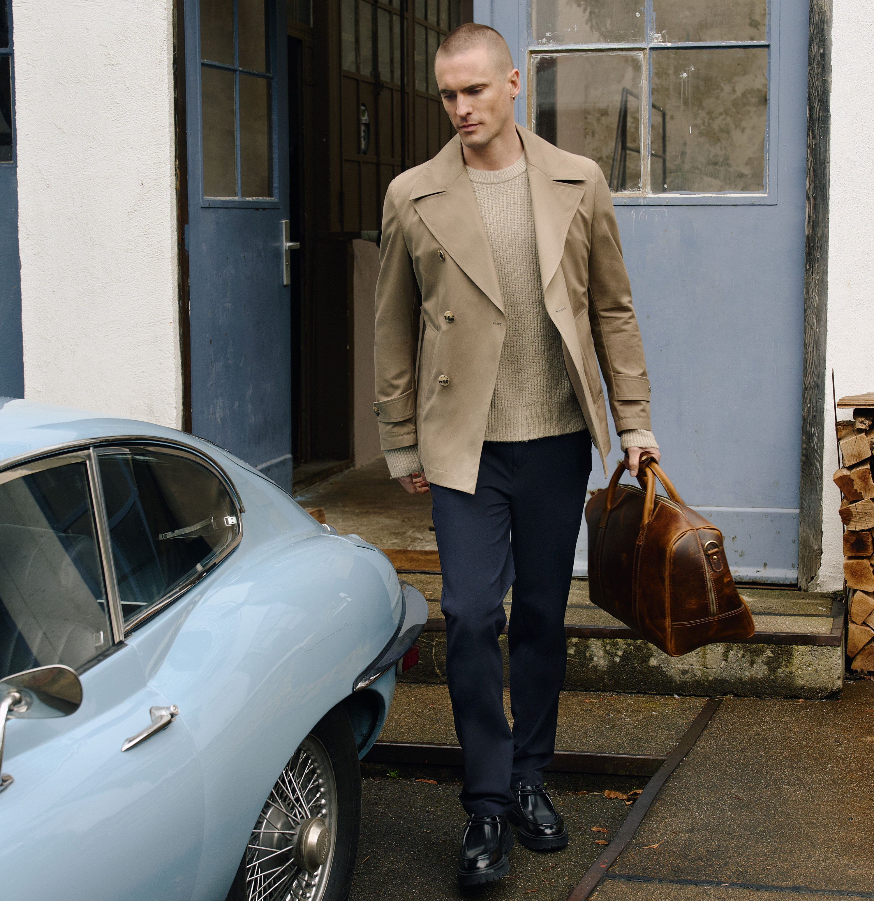 Traveller Pants in Navy by MAC