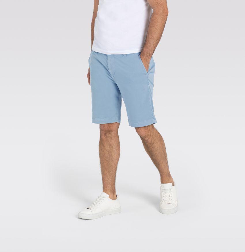 Jog'n short in blue by MAC Jeans