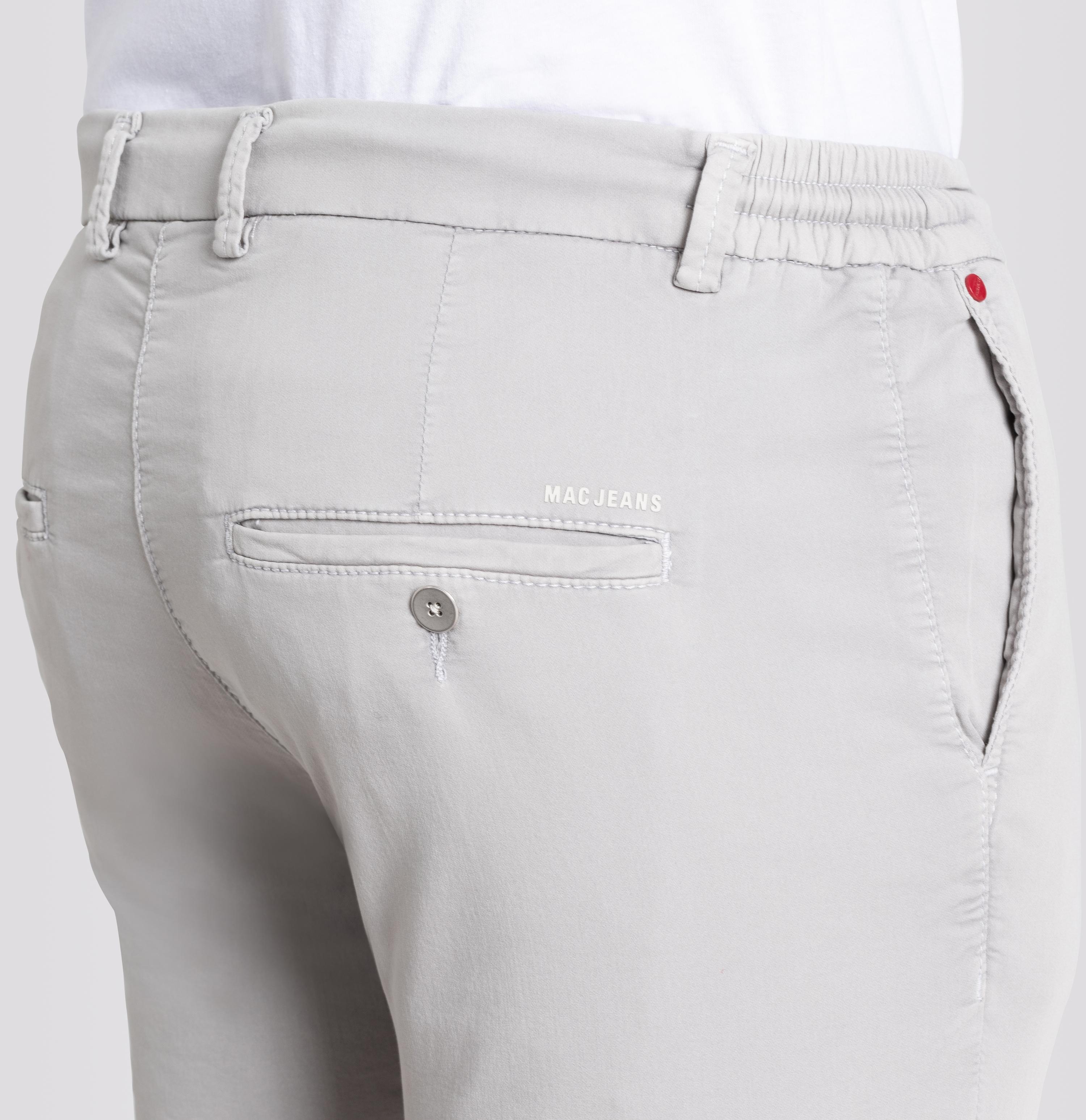 Jog'n short in stone by MAC Jeans