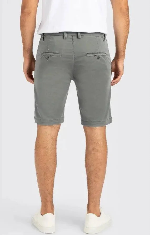 Jog'n short in Khaki by MAC Jeans