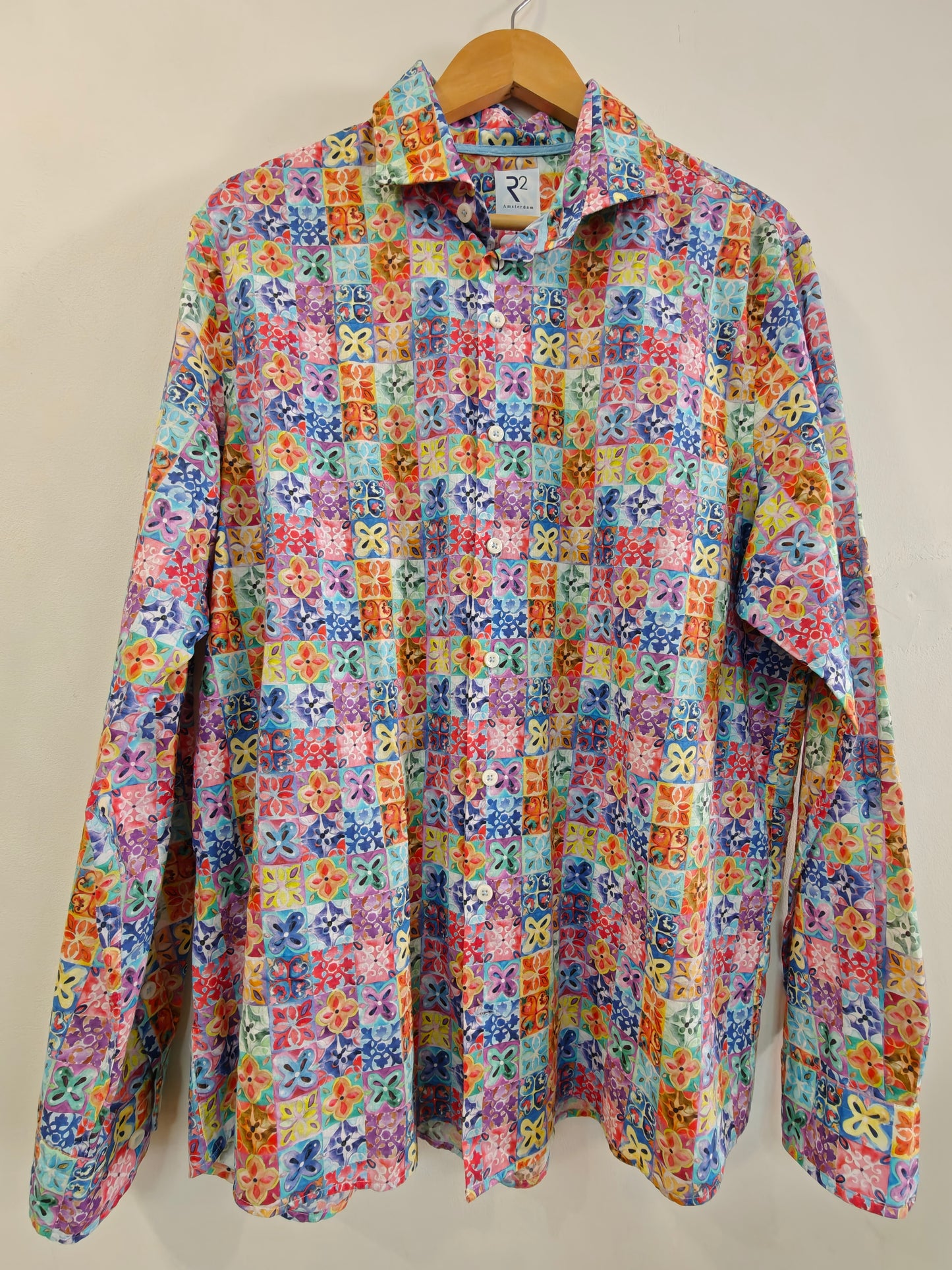 Colourful tile shirt by R2