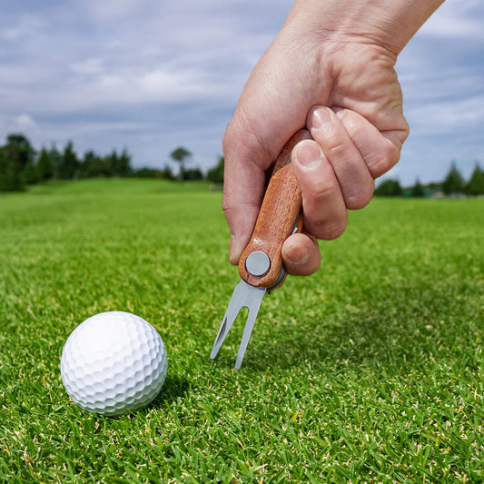 Golf tool by Kikkerland