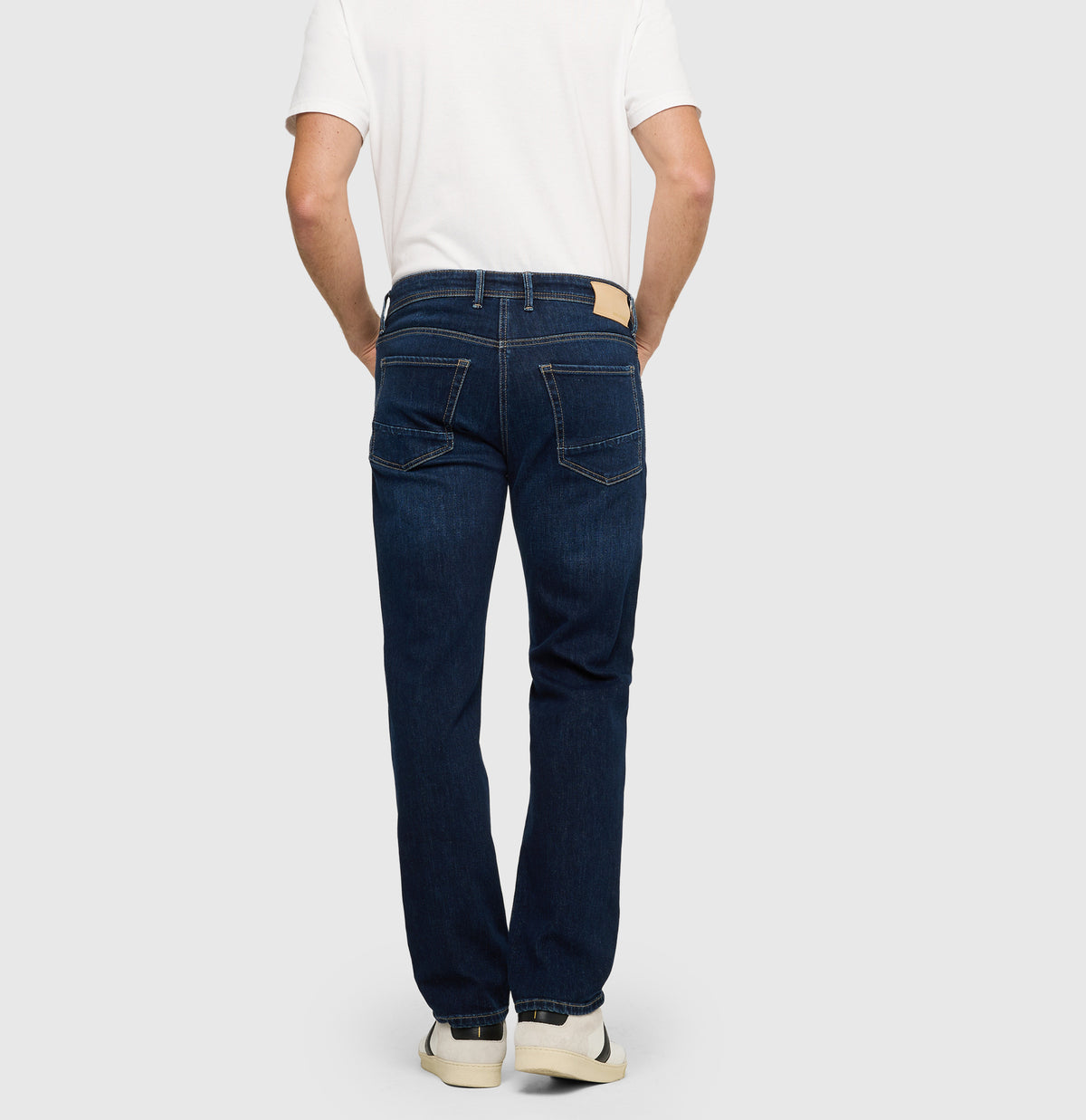 Cashmere Blend Jeans in Dark Blue Wash by MAC