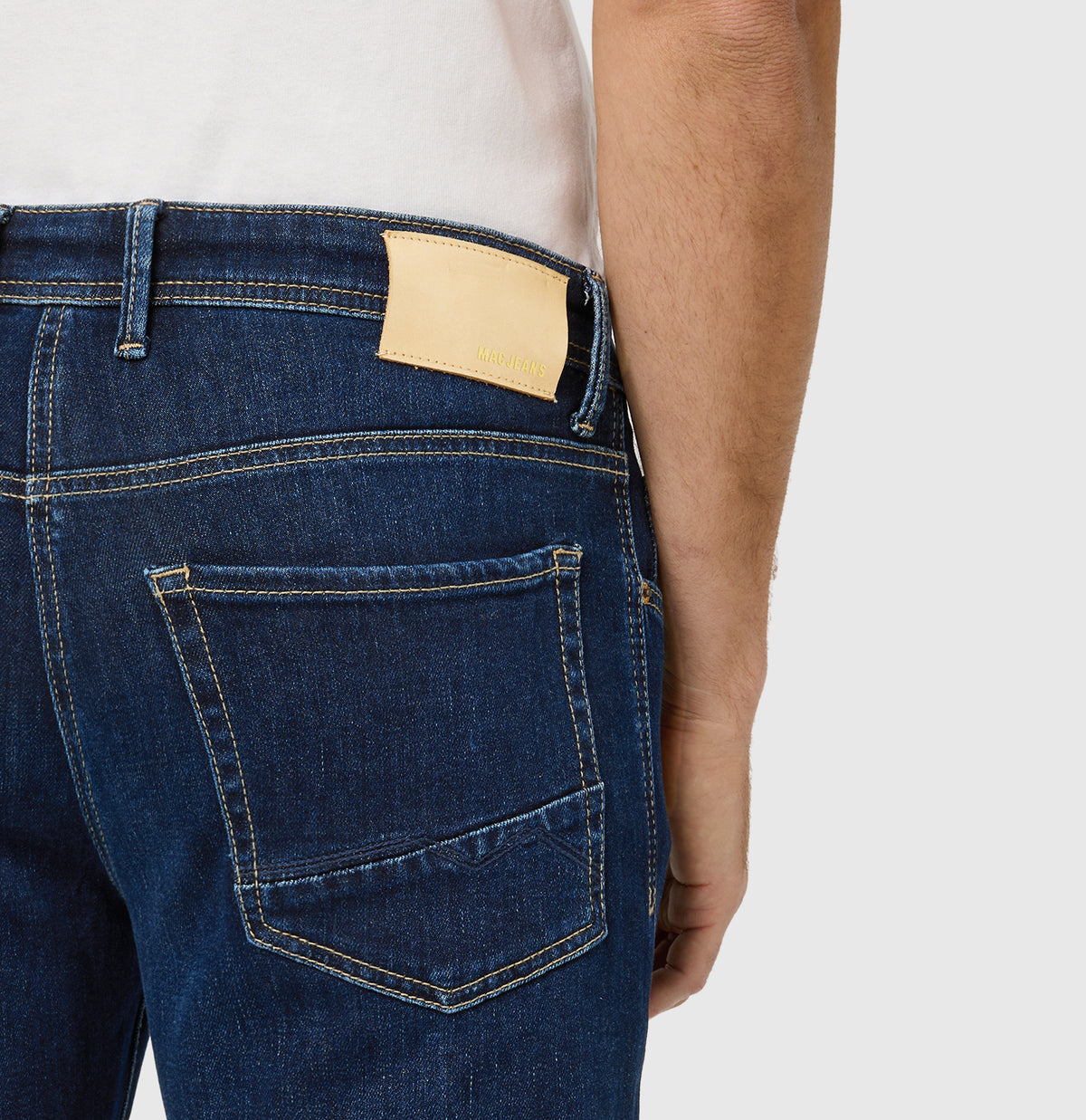 Cashmere Blend Jeans in Dark Blue Wash by MAC