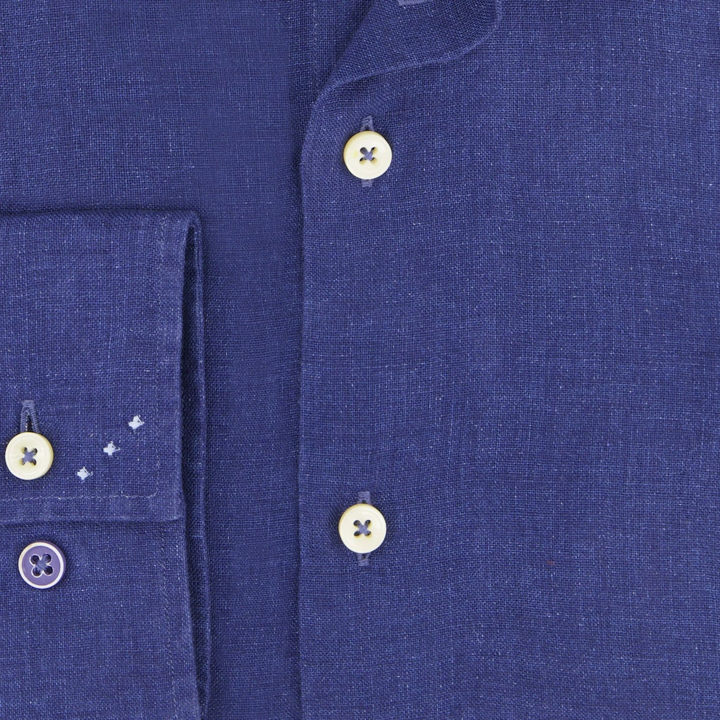 Linen shirt in navy by R2