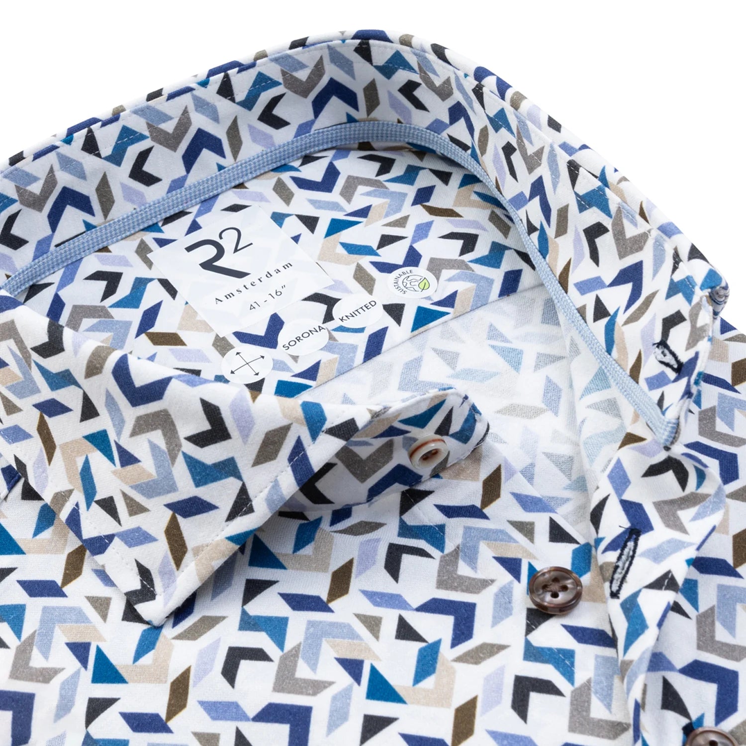 Travel Shirt in Blue by R2