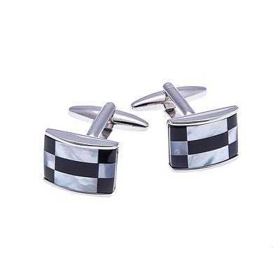 Mother of Pearl and Onyx cufflinks by Gaventa