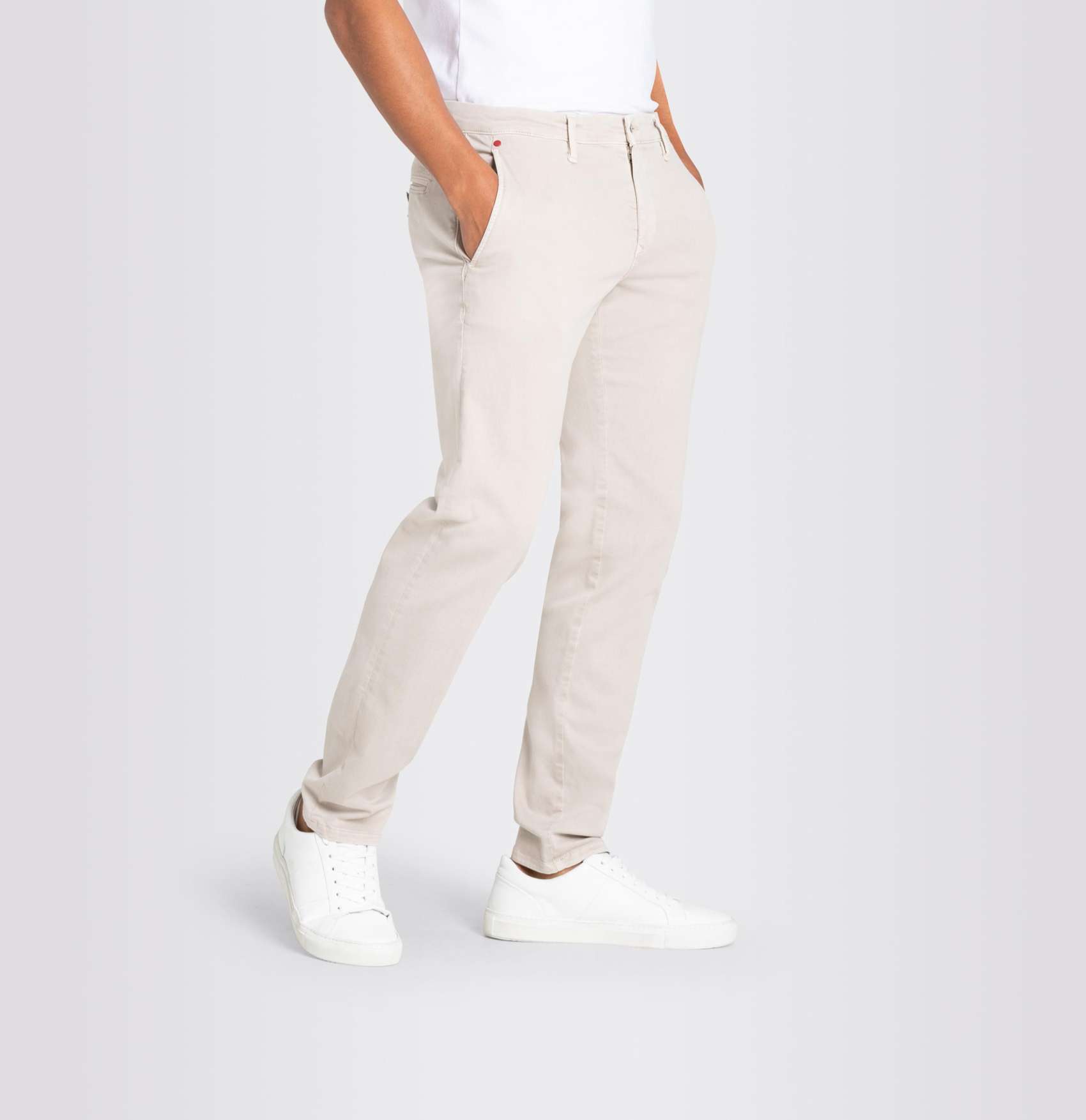 Driver Pants in Kitt beige by MAC
