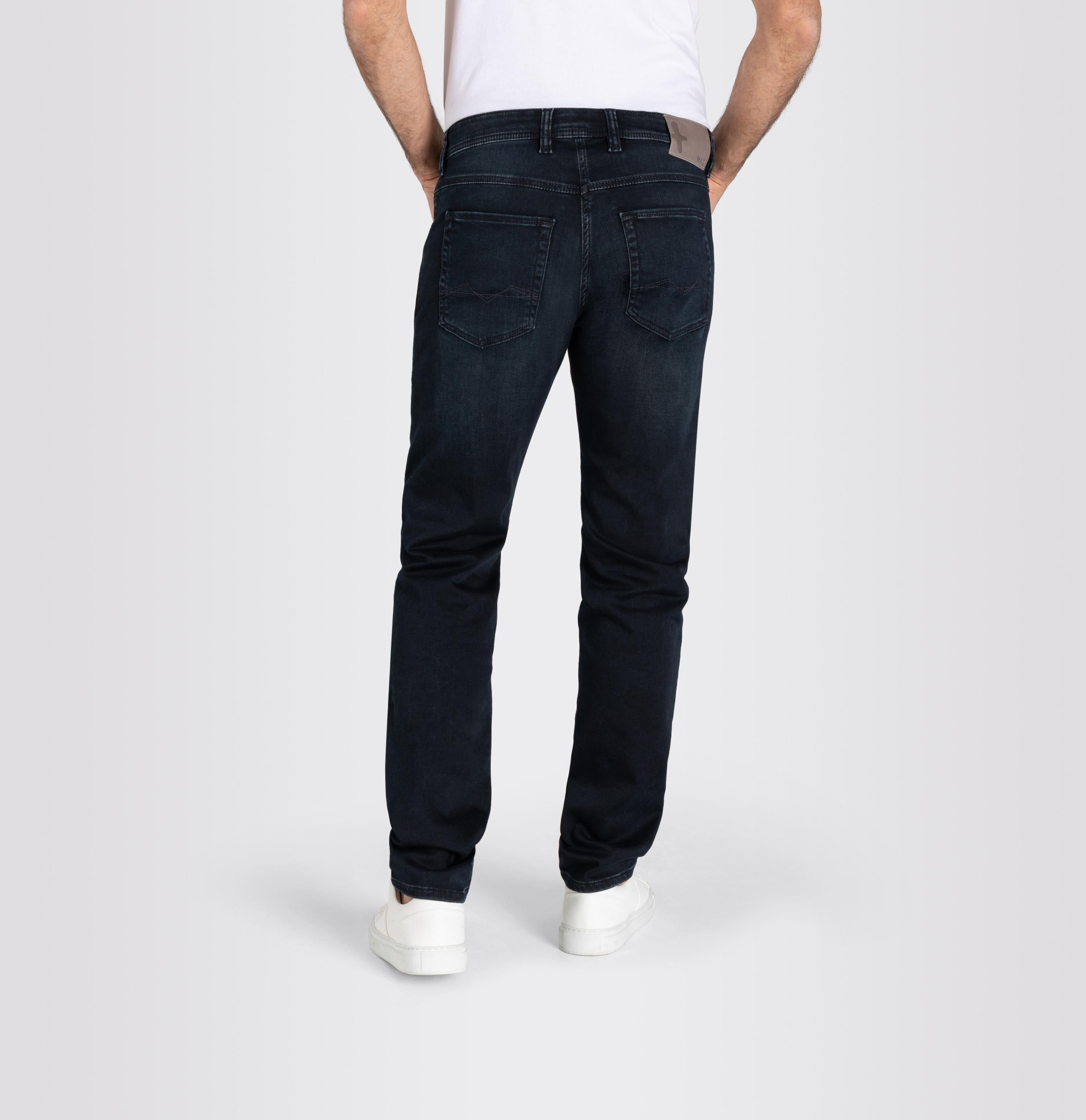 Limited Edition Blue jog'n jeans Jeans by MAC