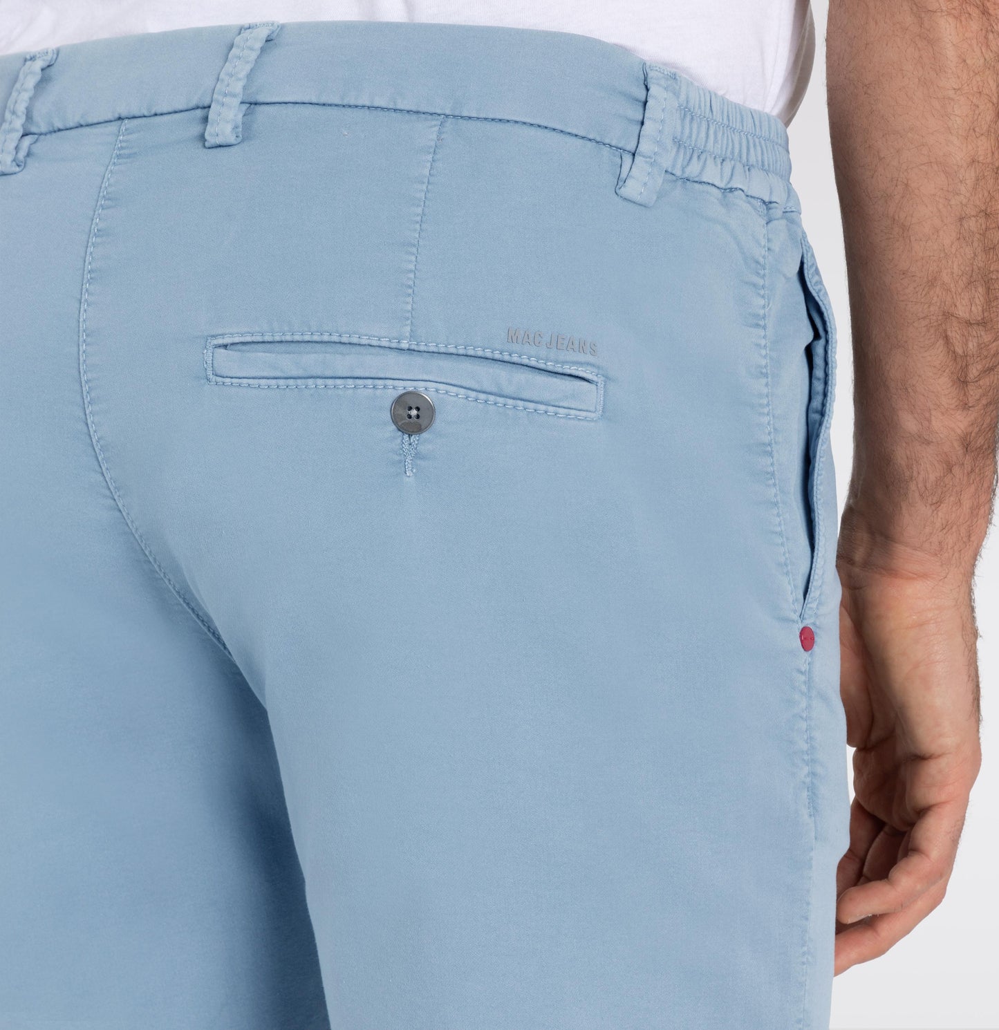 Jog'n short in blue by MAC Jeans