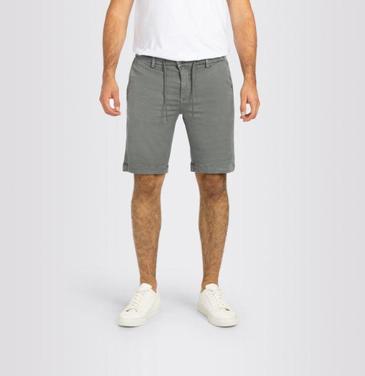 Jog'n short in Khaki by MAC Jeans