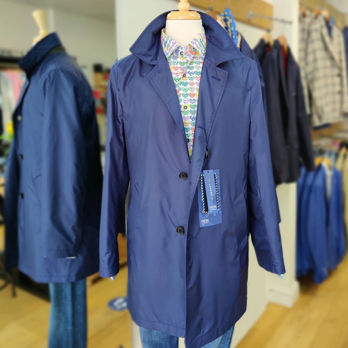 Water resistant packable mac by Lavard